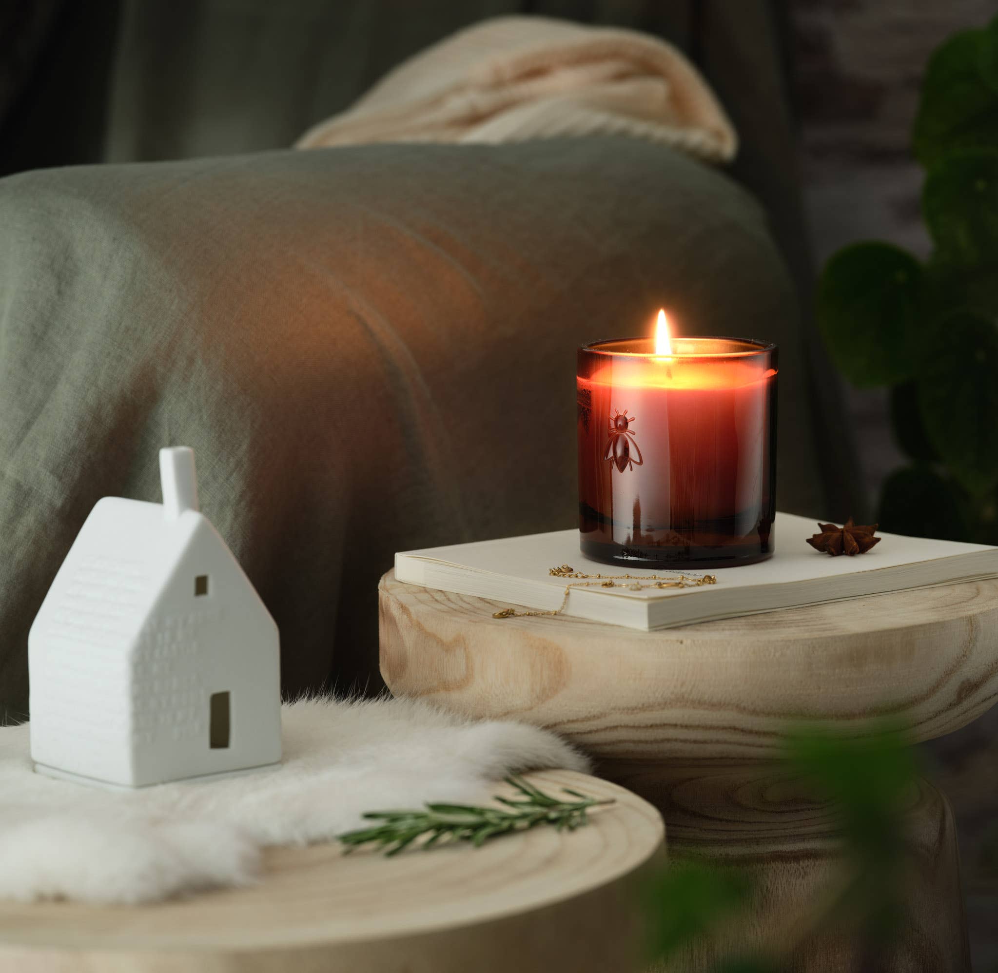 Fig, Flight to the Orchard Scented Bee Candle - La Rochere