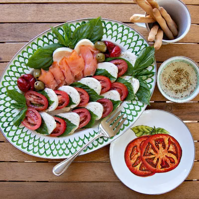 Green Scallop Oval Platter - Golden Rabbit Enamelware