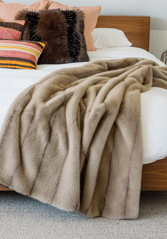 Signature Series Vintage Mink Faux Fur Throw (60in x 72in)