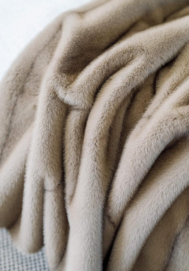 Signature Series Vintage Mink Faux Fur Throw (60in x 72in)