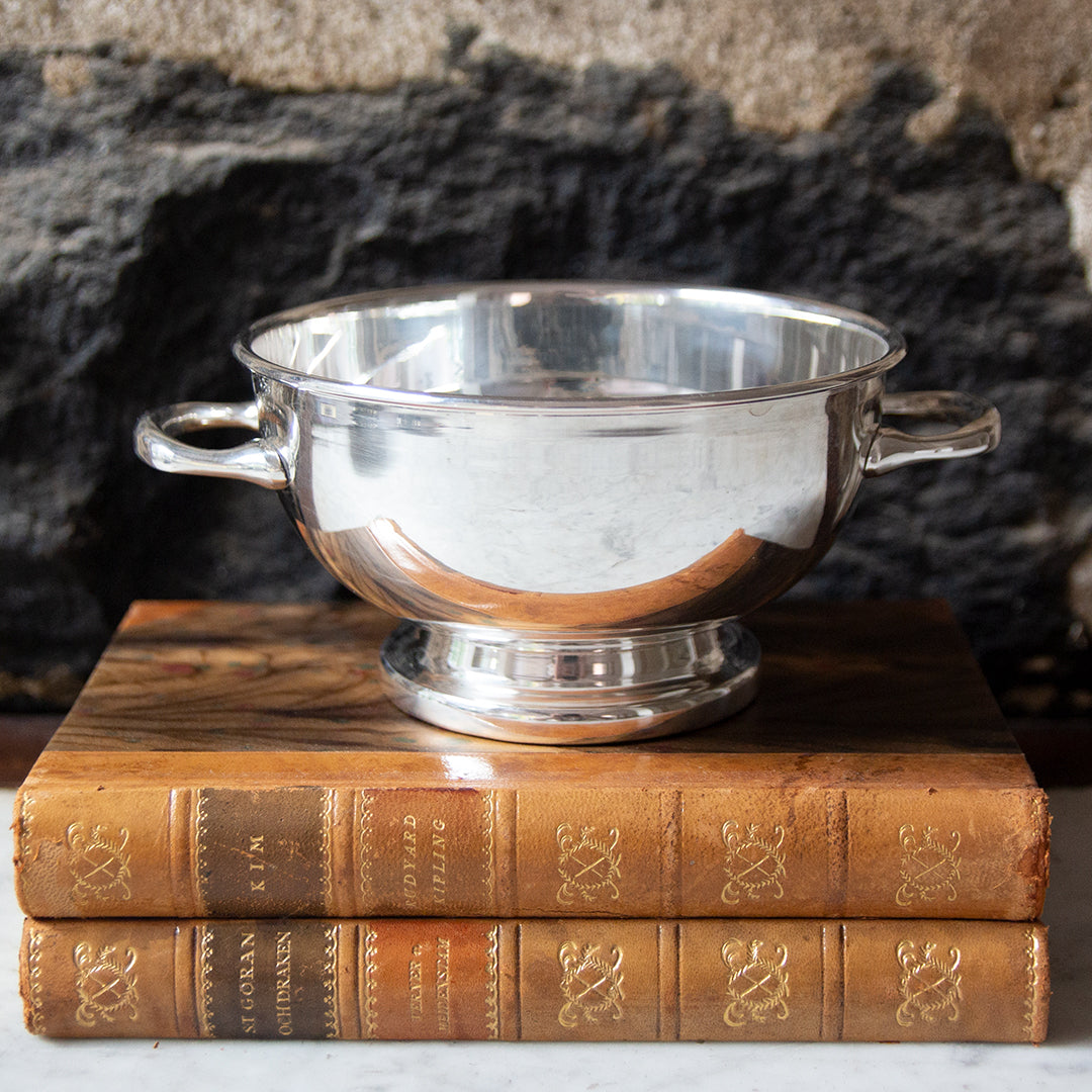 Low Pedestal Bowl with Handles - Hôtel Private Label (5.5in d x 3in h)