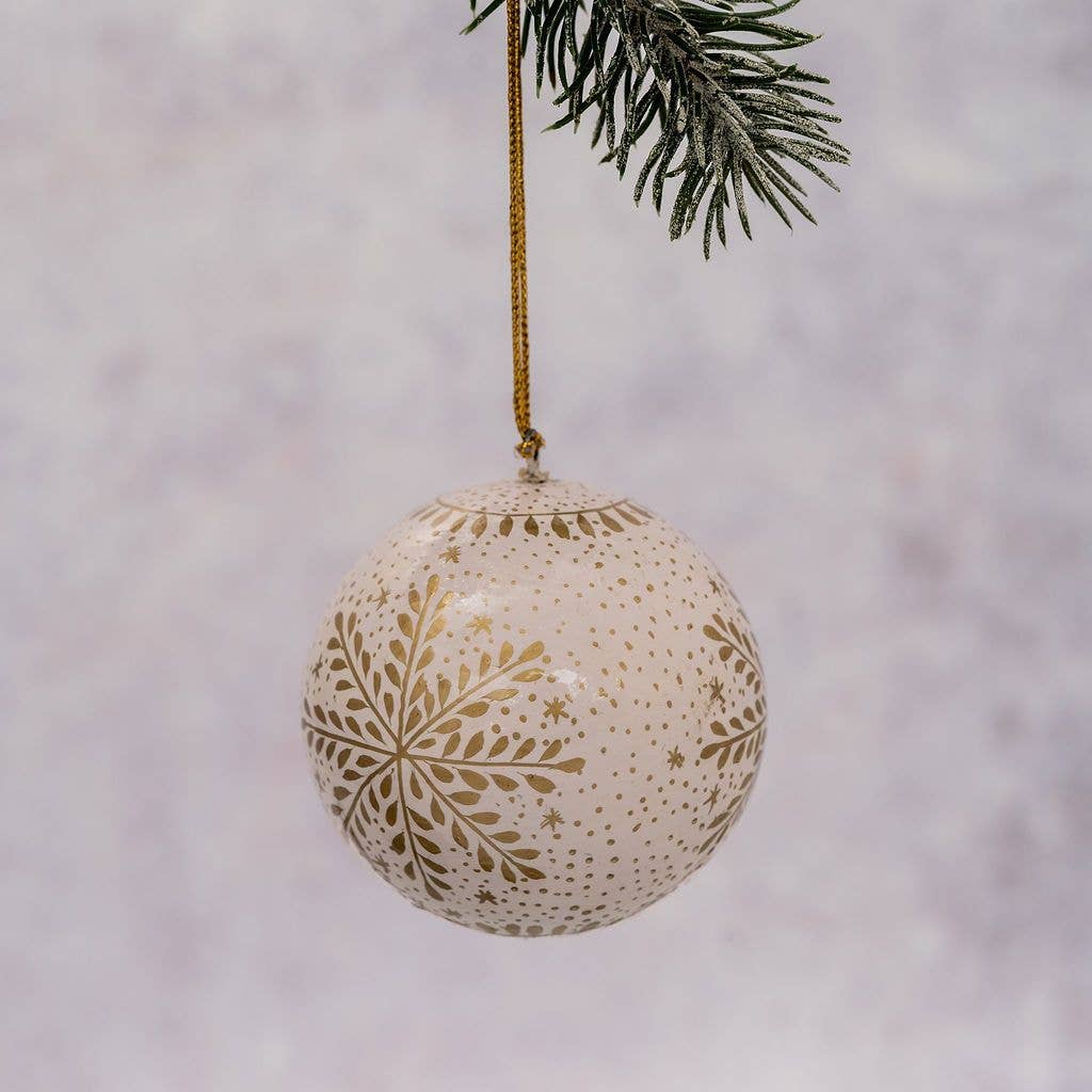 White Snowflake Hanging Bauble (3in / 7cm)