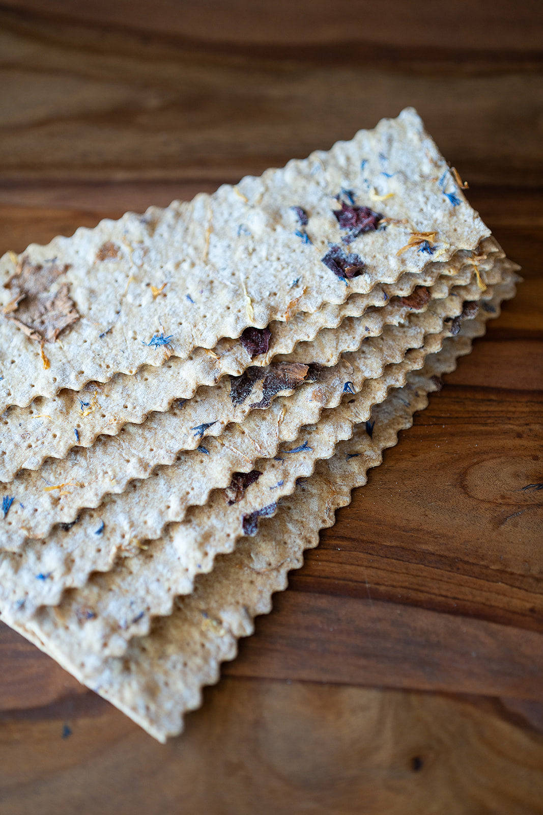 Monet Rye, Flower Flatbread - Woodside Cheese Wrights Kris Lloyd (5.3oz / 150g)