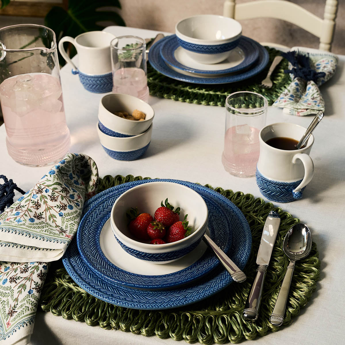 Le Panier Dinner Plate - Delft Blue