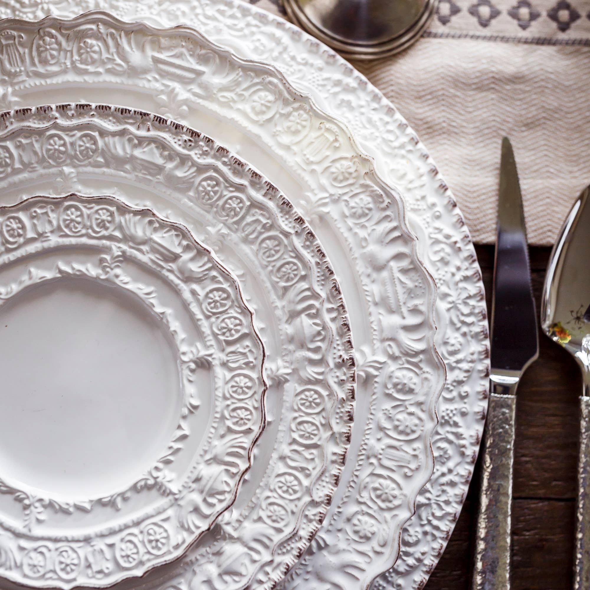Renaissance White Dinner Plate - Arte Italica (11.25in dia)