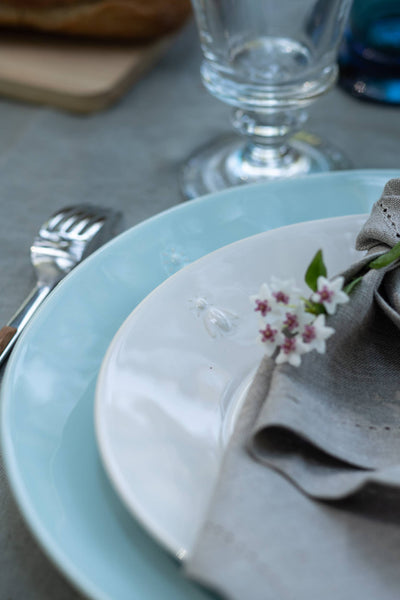 Bee Ceramic Dinner Plates, Ecru - La Rochere (10.75in dia)