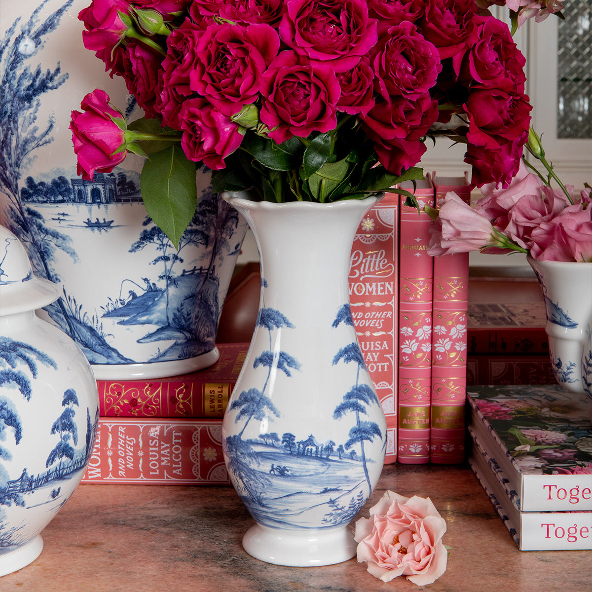 Country Estate 9" Vase - Delft Blue