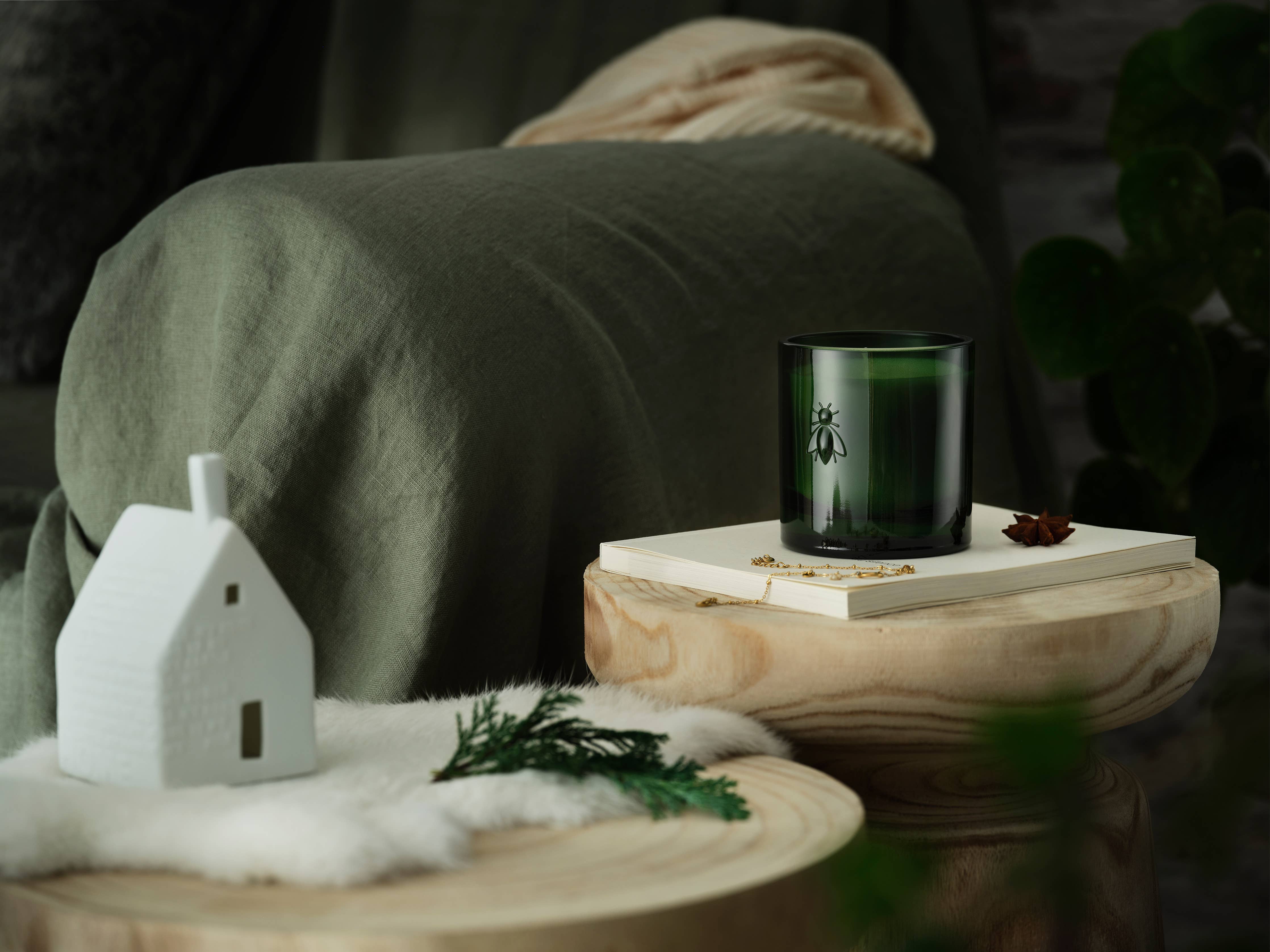 Cedar, Flight to the Mediterranean Scented Candle - Thumbnail 3