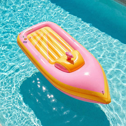 Yacht Float with Integrated Water Squirter