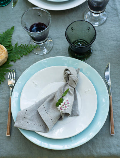 Bee Ceramic Dinner Plates, Ecru - La Rochere (10.75in dia)