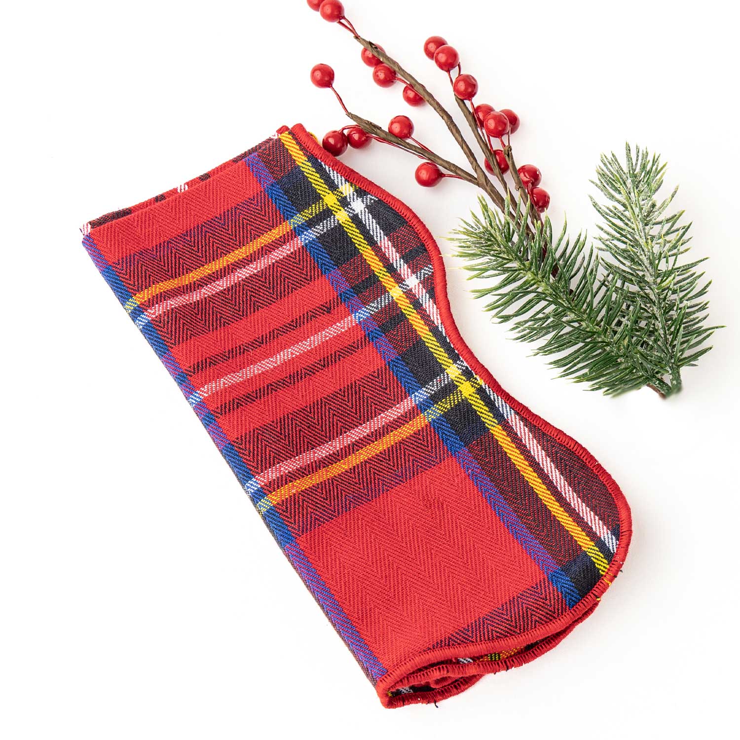 Red Plaid Scalloped Dinner Napkin, Set of 6 (18in sq)