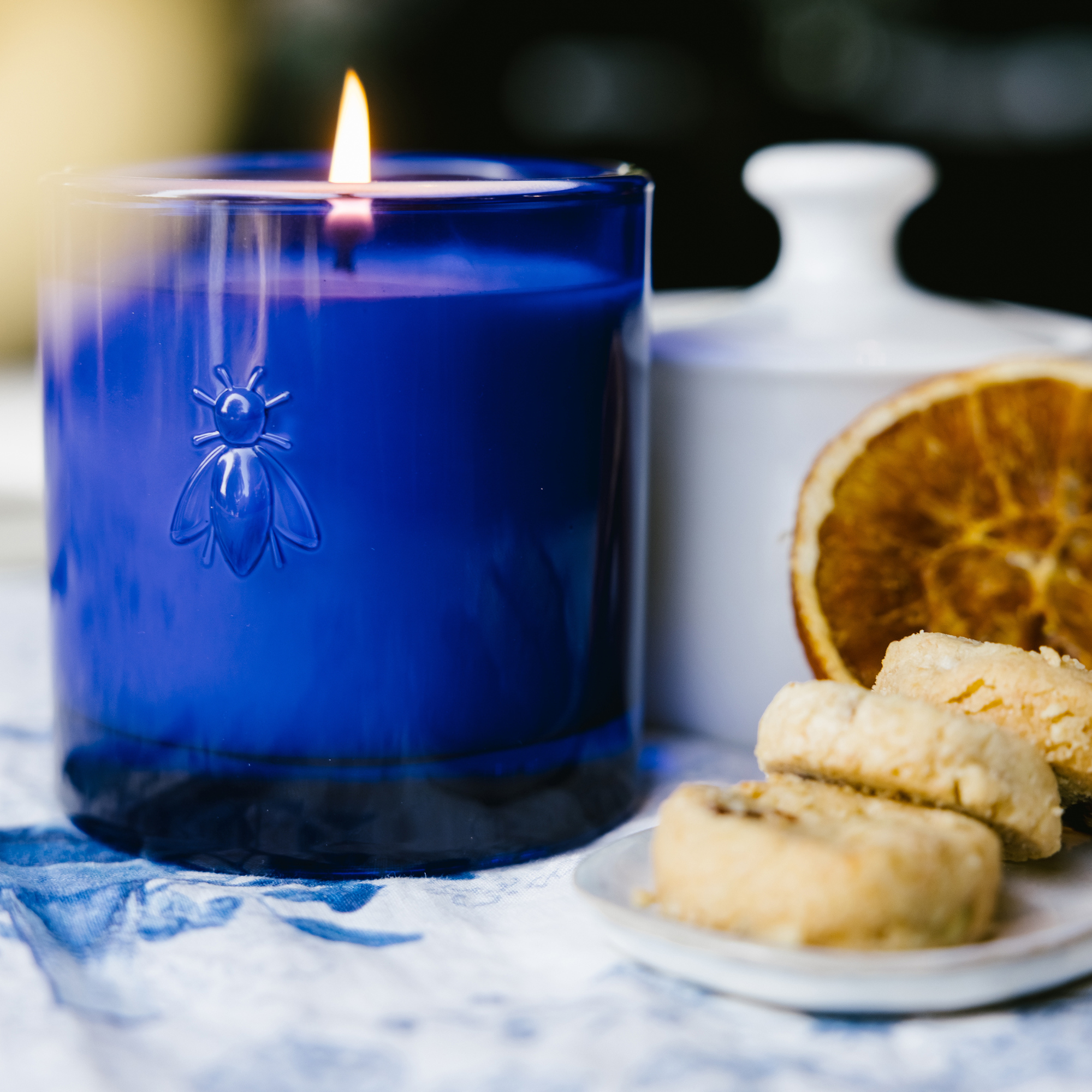 Winter Garden Scented Bee Candle - La Rochere