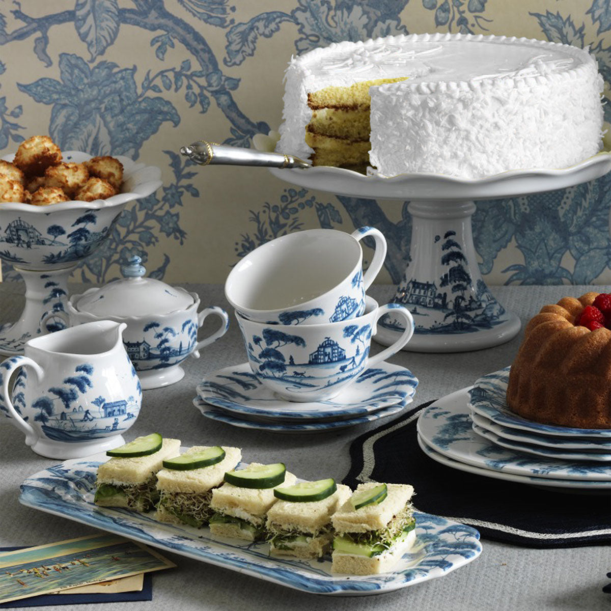 Country Estate Cake Stand - Delft Blue