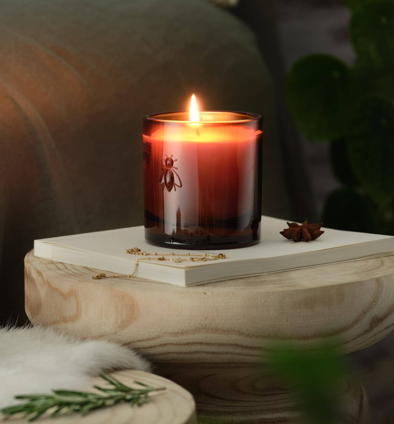 Fig, Flight to the Orchard Scented Bee Candle - La Rochere