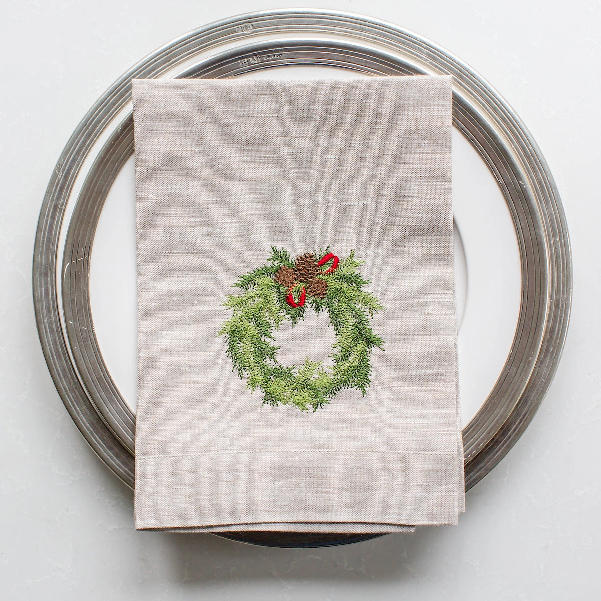 Juniper Wreath Tri-Fold Dinner Napkin, Set of 4 - Arte Italica (20in sq)