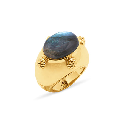 Cleopatra Oval Ring, Blue Labradorite - Capucine de Wulf