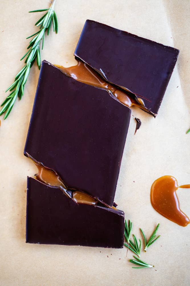 Rosemary Caramel Chocolate - Wildwood Chocolate (85g)