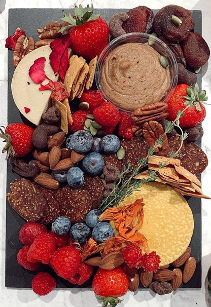 Fig Salami, Almond & Black Pepper (Vegan) - Hellenic Farms (6.4oz / 181g)